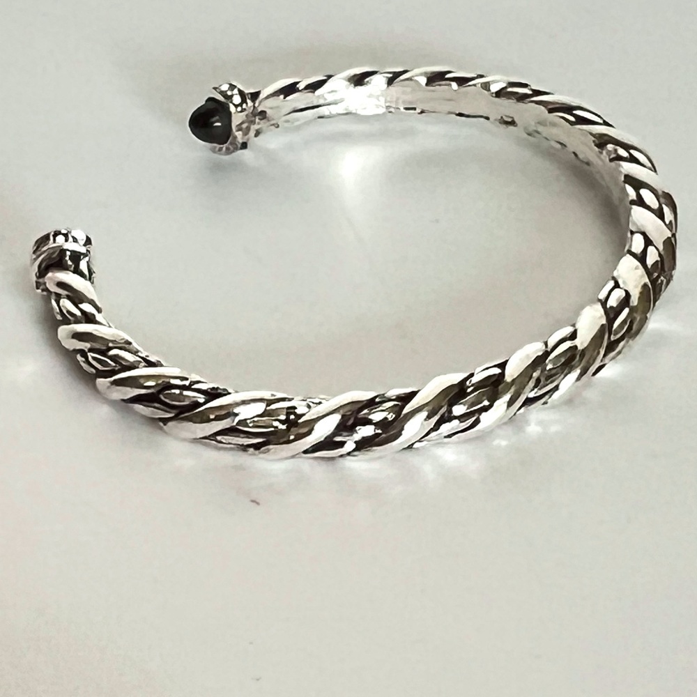 Silver Tone Twisted Cuff Braclett